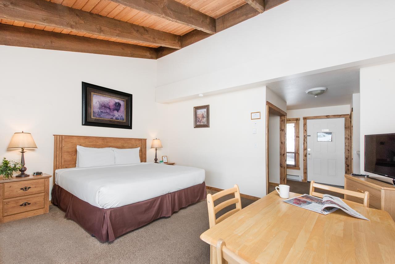 Elk Refuge Inn
